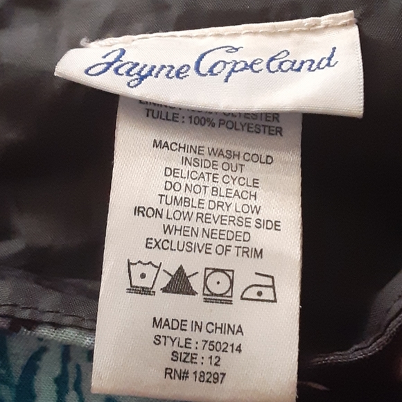 Cute flower Easter, sunday best dress!💜🌸 - Picture 2 of 3